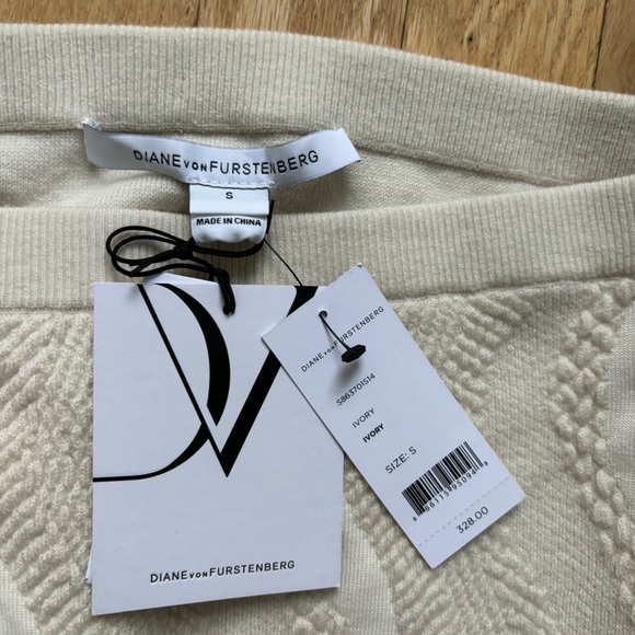 Diane vonFurstenberg wool knit stretchy pencil skirt - Picture 3 of 5